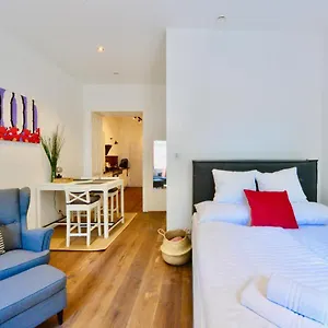 Charming Studio In Servitenviertel Ii Vienna