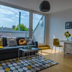Apartment Maureen Lovely 2 Bedroom Unit With Community Pool, Wien